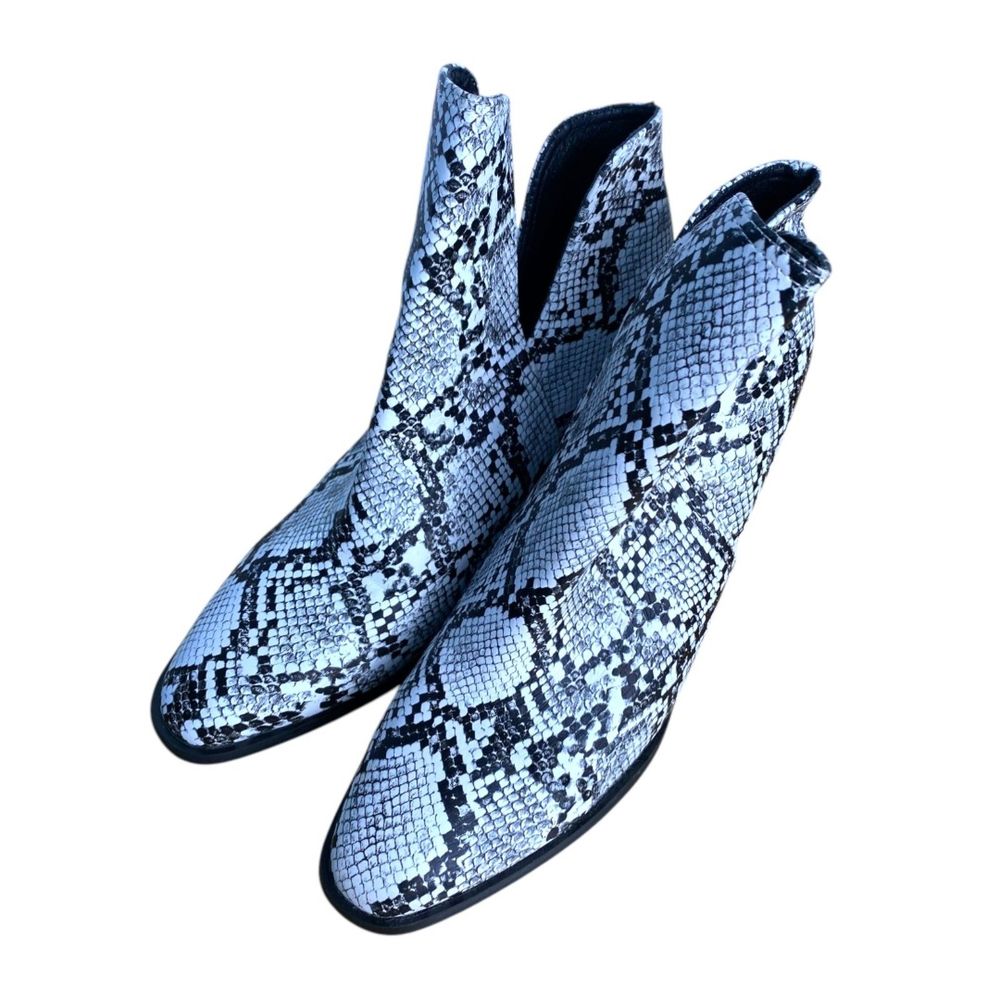 Women's Faux Snakeskin High-Heeled Boots Size‎ 8 Animal Print Footwear (SU)